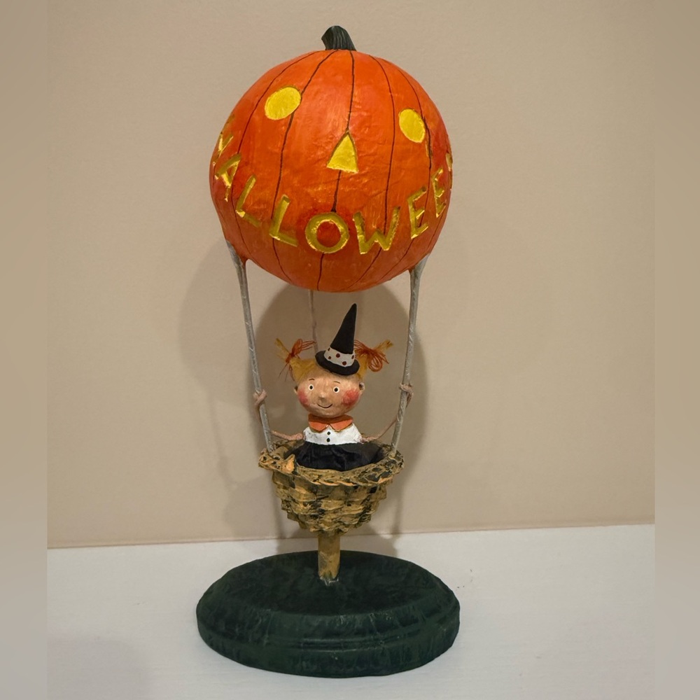 Lori Mitchell Halloween Heights Figurine - Picture 2 of 7